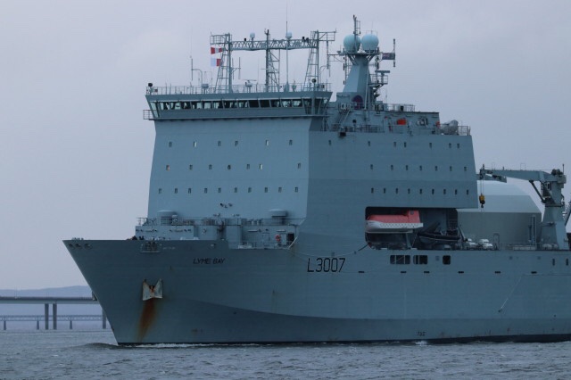 IainCommon's tweet photo. RFA LymeBay departing Dundee for Norway yesterday afternoon. Grey sky, grey sea and grey ship I’m afraid. https://t.co/TRAkIbRtpu