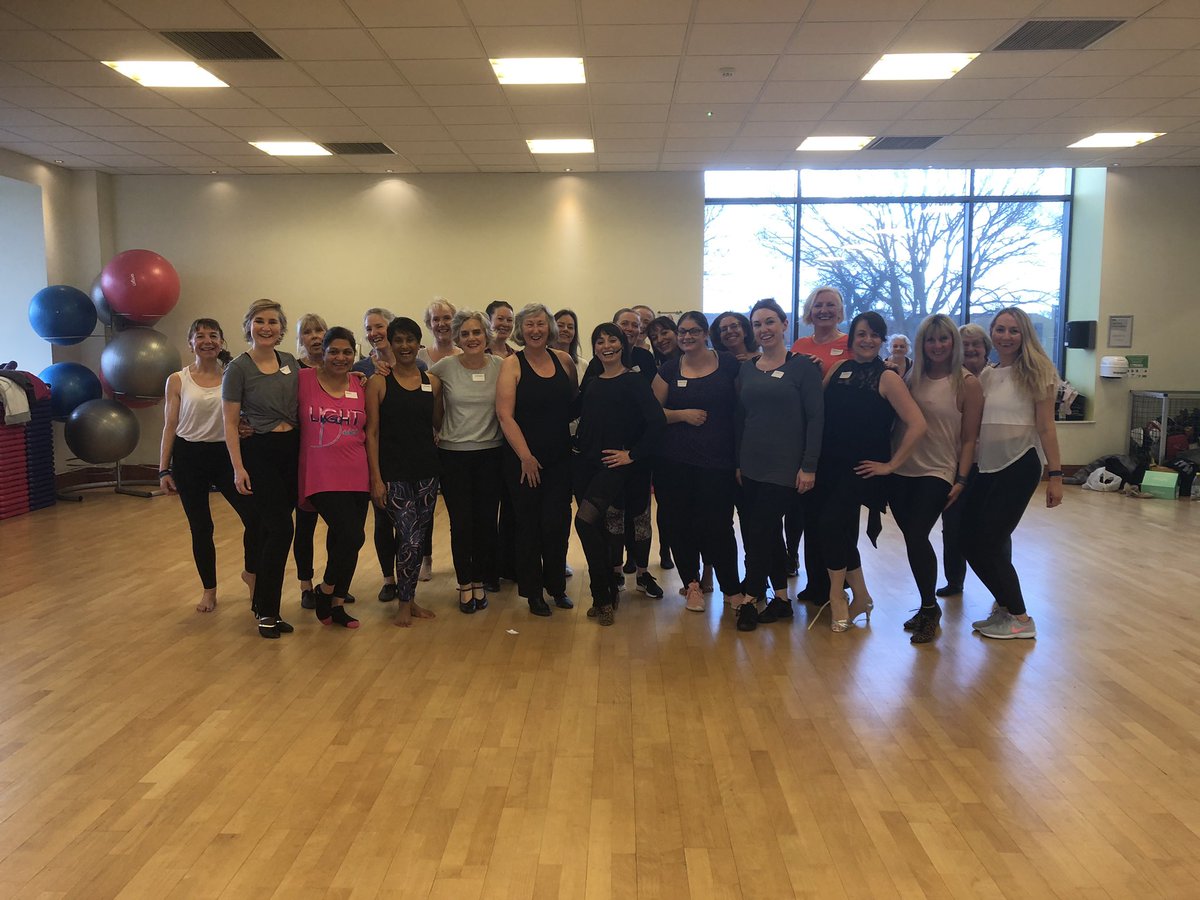 FlaviaCacace's tweet photo. And 2 fab groups of ladies for my drop-in classes💃🏻. Next week is all about technique💃🏻💃🏻
#learntodance #dancewithflavia #chacha https://t.co/8TpVQ9q56T