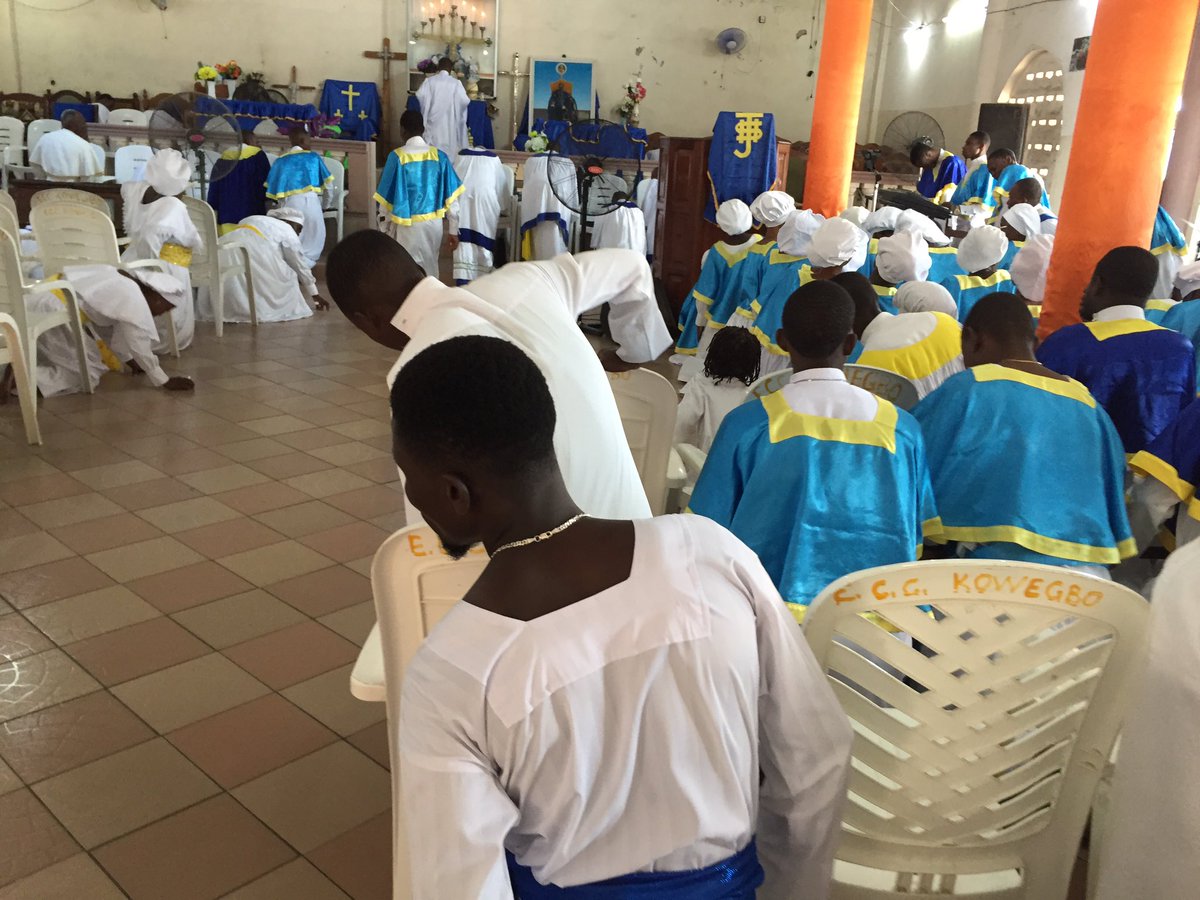 ChretiensEcc's tweet photo. #forst day of March our #chorales #birthday #celebration from #egliseceleste  #Israel #kowegbo ...
1 Corinthians 13:2-8 share love ❤️ youth celestians @WeInTheCCC @uniteceleste @onalaparish @celestialunited @cccvoiceofgrace https://t.co/TtIWqUTwCz