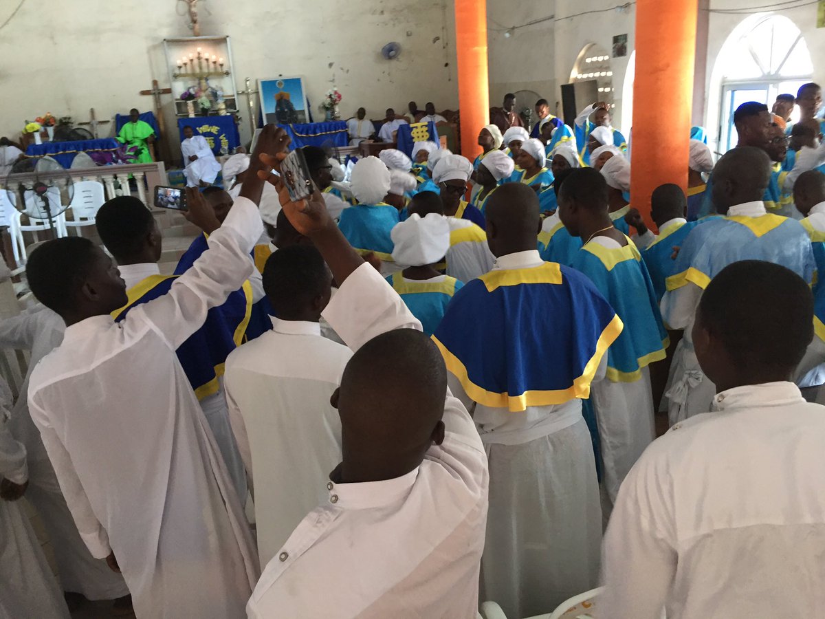 ChretiensEcc's tweet photo. #forst day of March our #chorales #birthday #celebration from #egliseceleste  #Israel #kowegbo ...
1 Corinthians 13:2-8 share love ❤️ youth celestians @WeInTheCCC @uniteceleste @onalaparish @celestialunited @cccvoiceofgrace https://t.co/TtIWqUTwCz