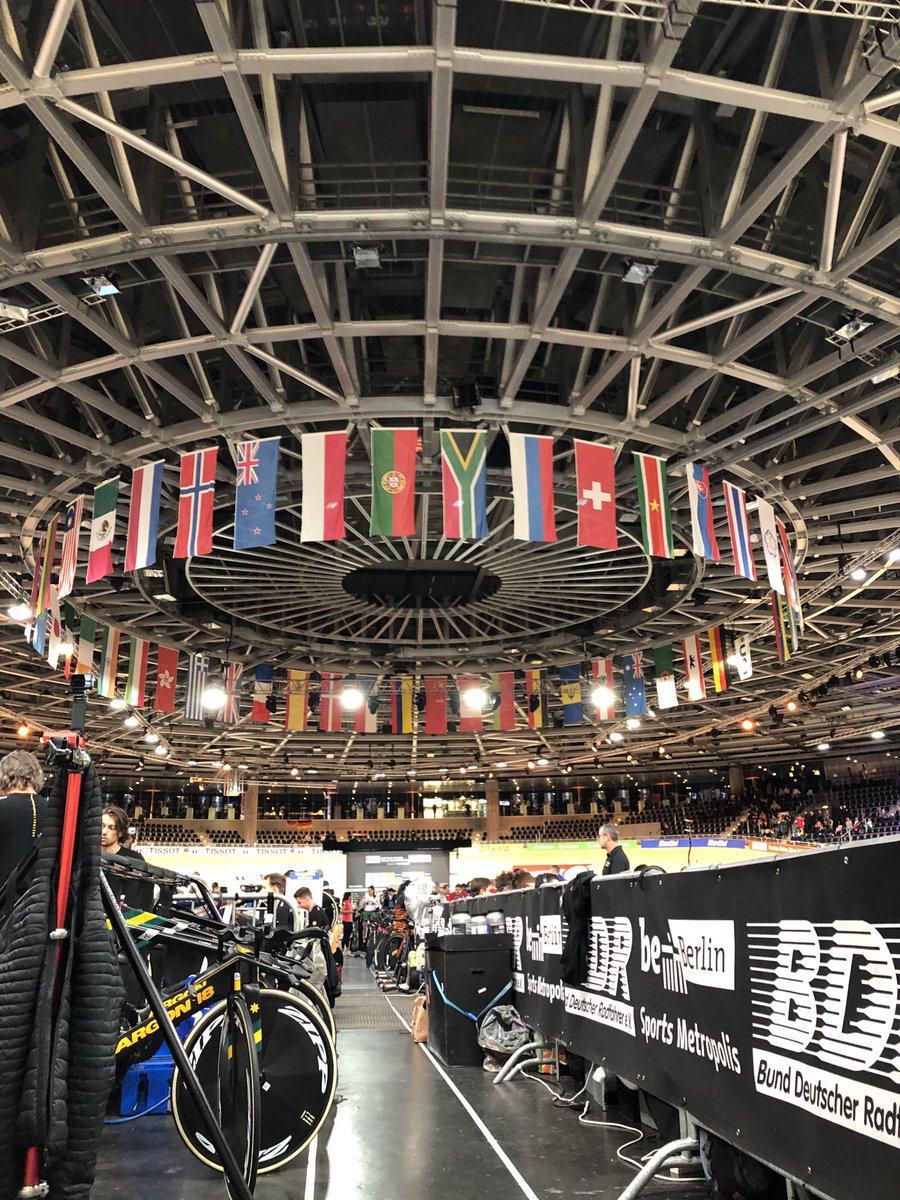 tomvandenbulcke's tweet photo. De Belgische vlag mocht helaas niet gehesen worden op het WK baanwielrennen. België keert terug zonder medailles, voor het eerst in jaren. Auf wiedersehen, Berlijn #trackworlds2020 #sporza https://t.co/eGUWVliYPi