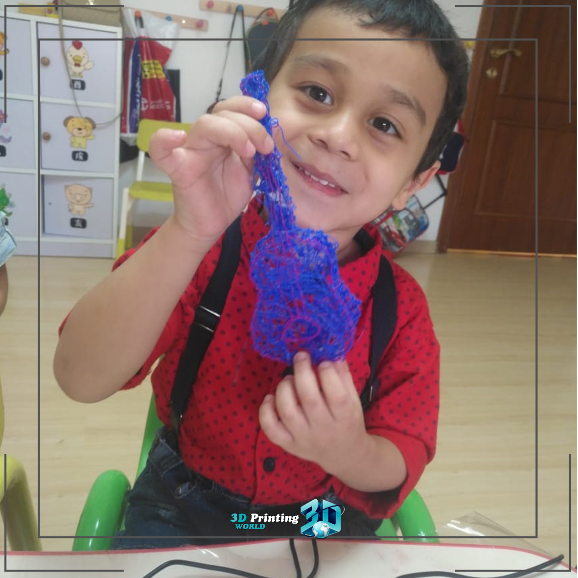 3DPrintWorldKSA's tweet photo. من احدى دورات الطباعة ثلاثية الأبعاد للأطفال وكيفية استخدام القلم ثلاثي الأبعاد💪
#3DPrintingWorld
#3dprinting
#3DPen https://t.co/RhaVPICroy