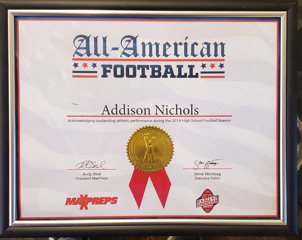ahnichols22's tweet photo. Blessed and honored to receive this award. @GACFootball @Mansell247 @jwindon35 @ChadSimmons_ @ErikRichardsUSA @MaxPreps #MaxPrepsAA https://t.co/3dDuWKPWJB