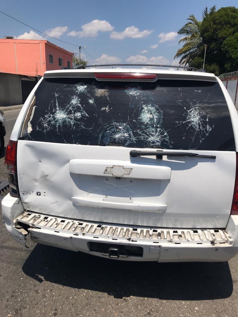 alcaldeledezma's tweet image. La verdad es que @jguaido resultó duro de matar. 
Ya son varios intentos para liquidarlo que no lo han doblegado. 
Por el contrarío, sigue firme y pálante.
Cuente con nosotros Pte, juntos todo será posible, comenzando por lograr el cese de la usurpación y luego elecciones libres.