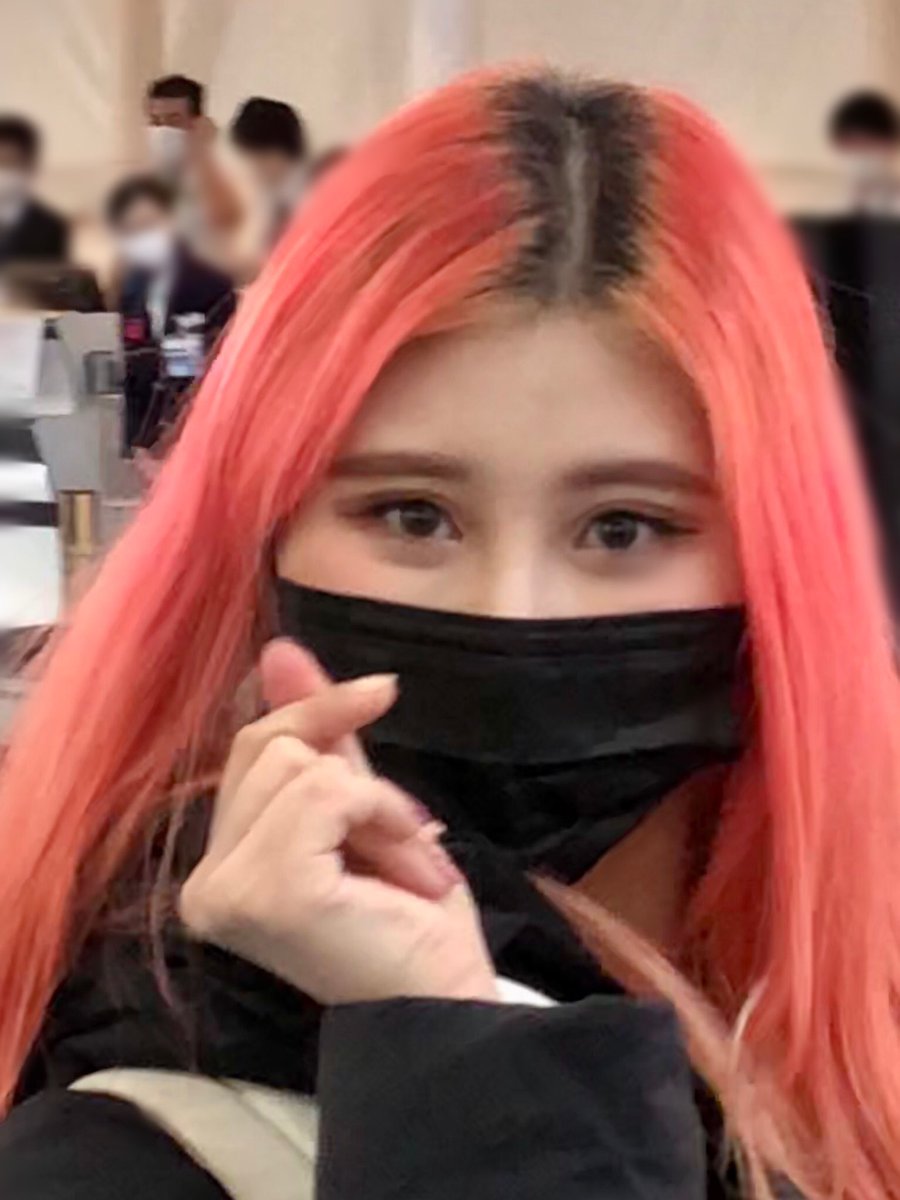 tokimune1281's tweet photo. 200301 Send-off at Haneda Airport⑤
#옐로비 #YellowBee
#イエロービー
#설하 #seolha #ソラ
@Ylb_Official @YellowBeeSeolha https://t.co/a0wDTMrbzv