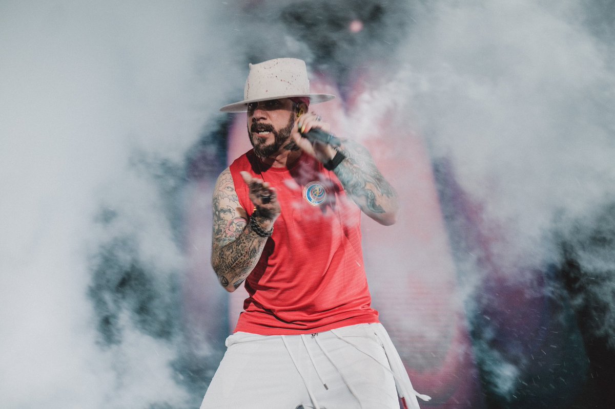 aj_mclean's tweet photo. Costa Rica you were incredible! I’ve got my game face on lol ready for you Colombia! #DNAWorldTour Photos: @Dr_Dude https://t.co/F5HqBe6Xgm