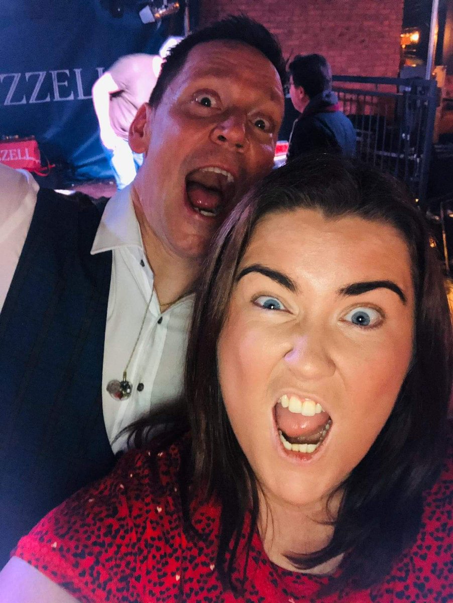 Our selfies with Robert in the Silverbirch Hotel, Omagh 💙🎶 #RobertMizzell #Countrykings  #MamaKnows  #Sillverbirchhotel #LittlePieceOfIreland  #Omagh #ForeverCountry