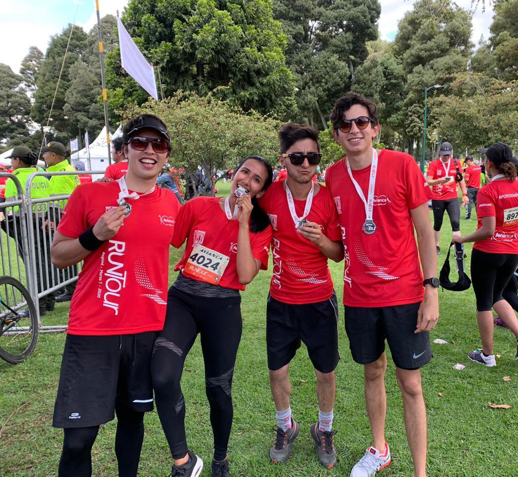 AleSalcedoB's tweet photo. Felicitaciones a los participantes del #RunTourAvianca en especial a mi niña @Dani_Cuervo19 y sus amigos por ser tan “pilos” 🏃🏻♀️🏃🏻🏃🏻♂️🏃🏻 https://t.co/LijjqMhfcZ