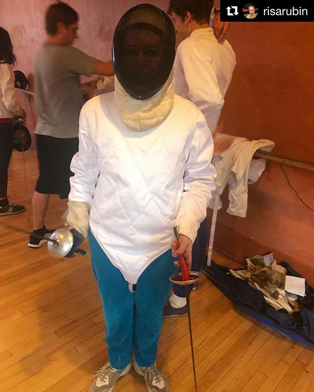 SilverlakeSword's tweet photo. #Repost @risarubin・Hello Today I fulfilled lifelong dream of getting to wear this #silverlakefencing https://t.co/Ya9tDS4N6S