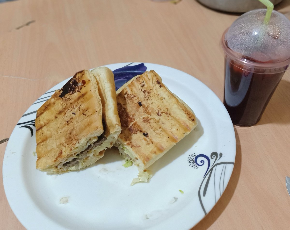 Spiceville_ng's tweet photo. Ilorin based online food store offers you the best prices and delicious food😍😍😍 send a DM today😉😉😉 https://t.co/DTQ30rMFRn