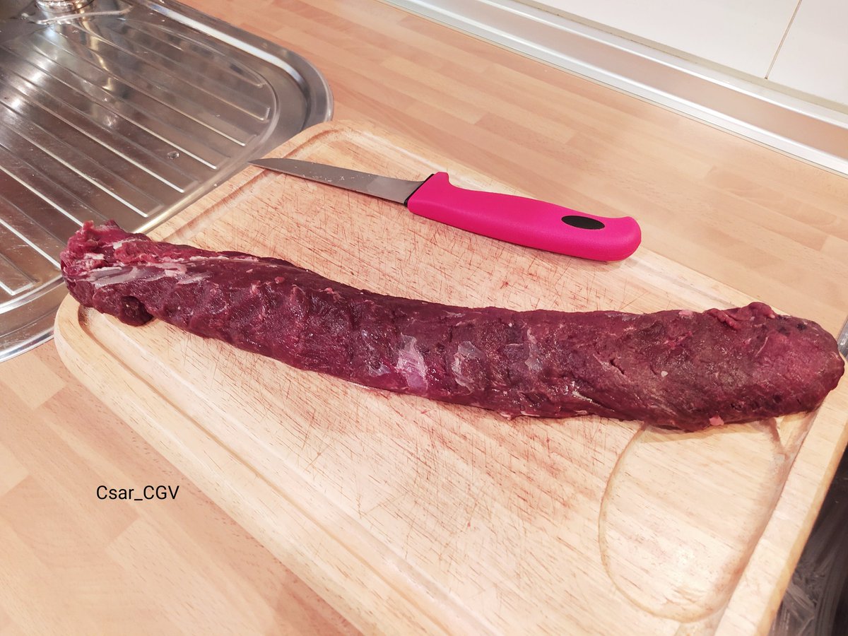 Csar_CGV's tweet photo. Lomo de #corza relleno. 😋😋 #roedeer tenderloin. Receta completa:
https://t.co/APNFBHcYtM

#comoloquecazo #fieldtoplate #fromfieldtoplate #eatwhatyoukill #cocinandocaza #recetasdecaza #roebuck #delcampoalamesa #carnedecaza #roedeerhunting #capreoluscapreolus https://t.co/CZOhq69hBL