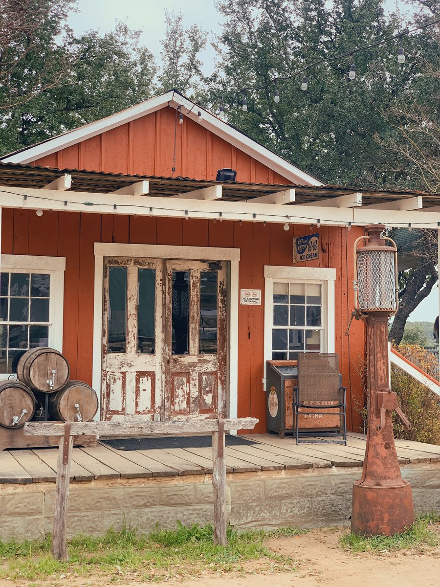 ltfilmfestival's tweet photo. Happy Sunday! ☀️
Which means it’s day 4 of the festival and Industry Day!
Come down to Star Hill Ranch as we honor local talent and all sorts of film creatives with ongoing screenings, special events and demonstrations. It’s free and open to the public!
#LTFF2020 https://t.co/9Q9vUWlhZn