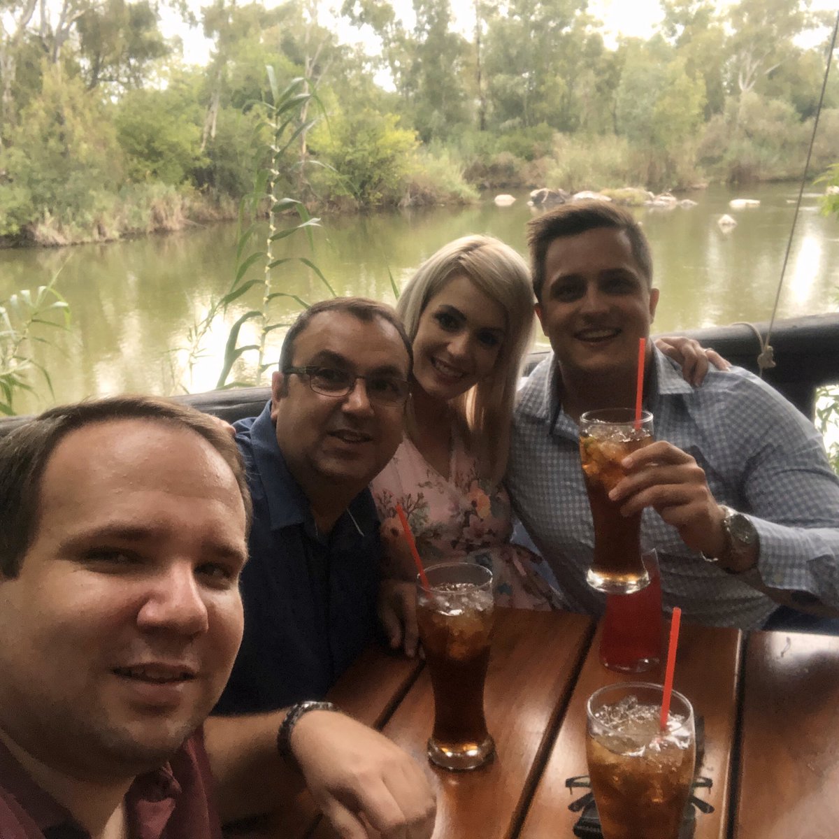_christiaanb_'s tweet photo. Had lunch at O’s Restaurant in #Parys and afterwards had lovely cocktails at #DiePlek with André and Christelle! Feeling human again... 🍃 https://t.co/PrwxArCm0a