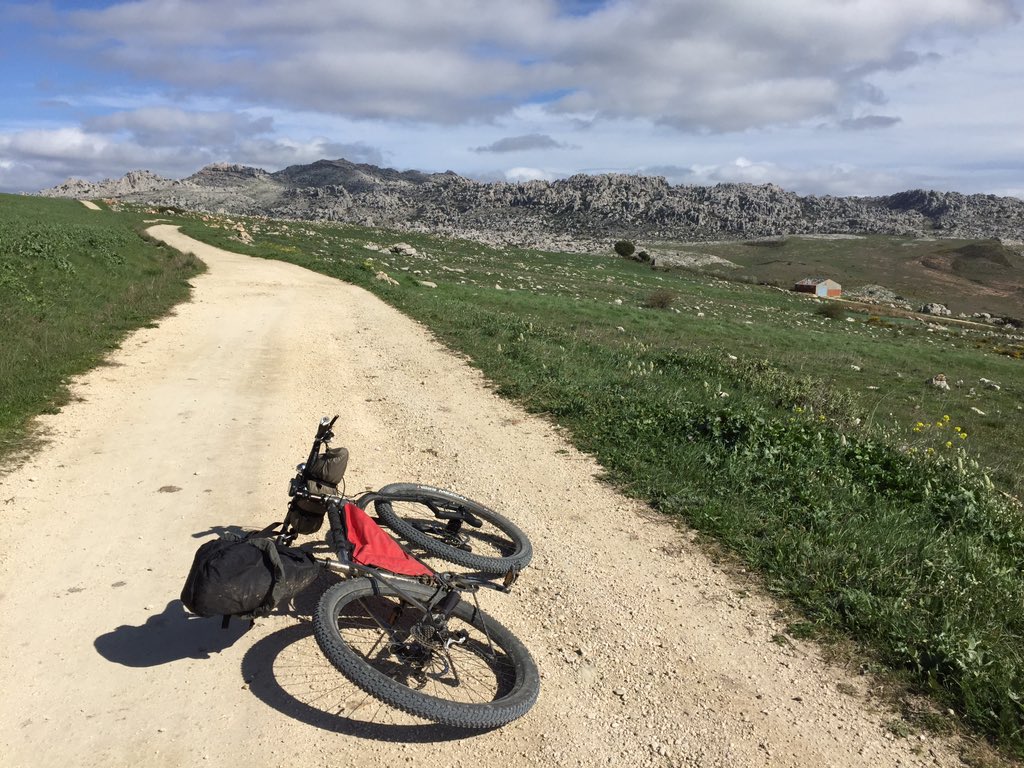 ShaneCycles's tweet photo. Stunning day of gravel up gravel down. Shame about the 30min delay to repair a leak with some duct tape. Finish early to use bigger town for more permanent repairs in the morning. #CTRLALTDELETEtour day 1.
Route in comments. https://t.co/VmHEXPk2cq