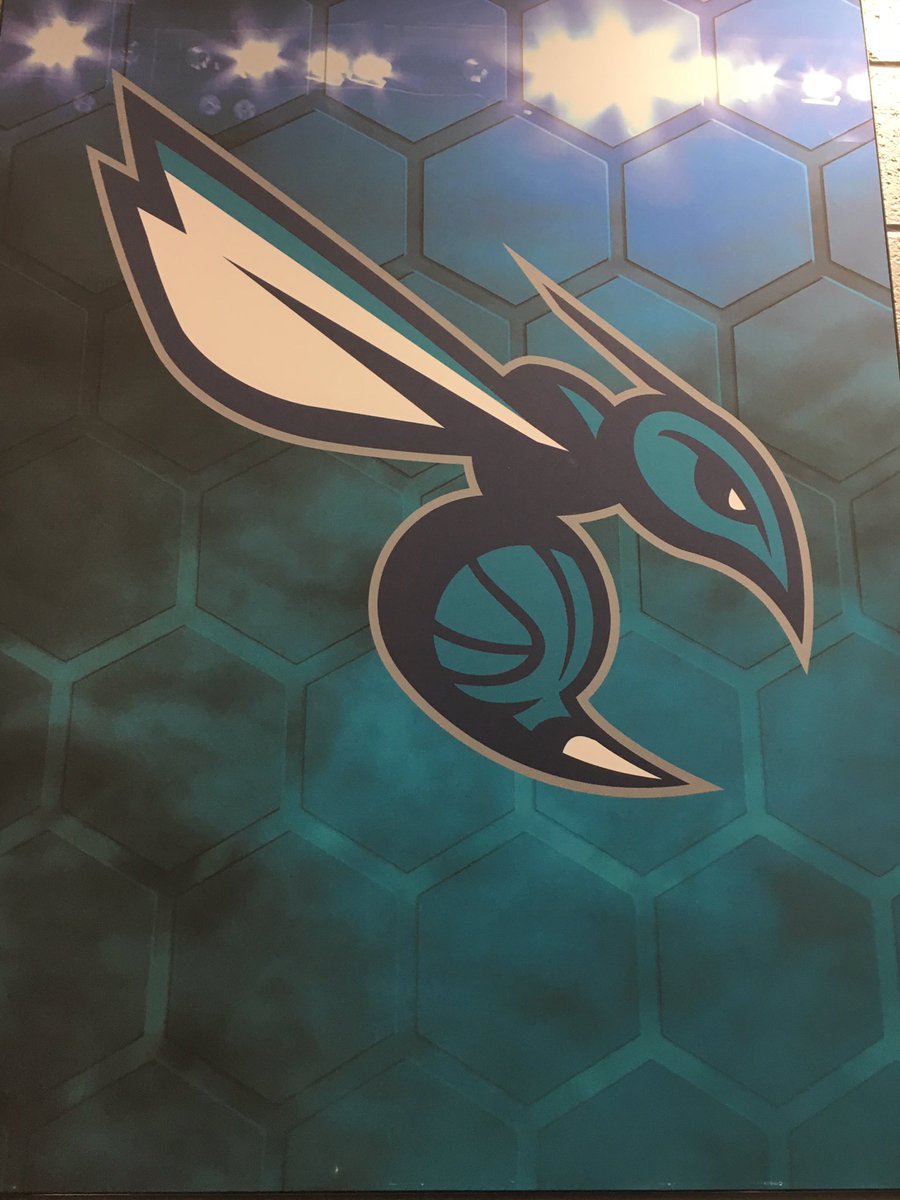 nbated's tweet photo. 30 minutes to air #MILvCHA @620wtmj 103.3FM https://t.co/RE6BZdI77Z League Audio Pass https://t.co/QyqarWs8up Budenholzer tells Media Middleton out today be he said he is hopeful that he will play in Miami tomorrow Bucks are 24-5 on the Road #2554 https://t.co/zyrJkFwhV9