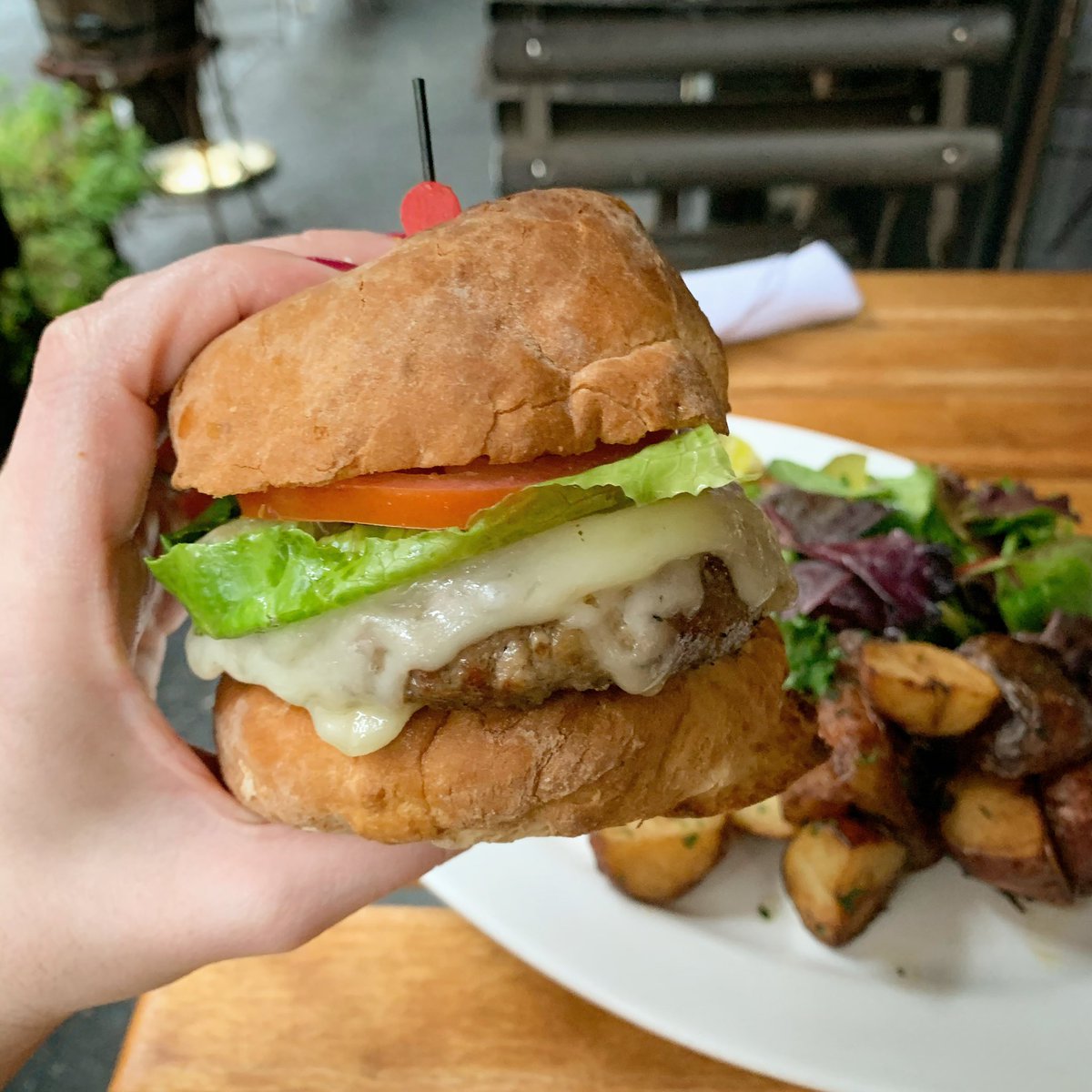 SenzaGlutenNY's tweet photo. It’s #brunch time at Senza Gluten! Quiche, pancakes, hamburgers, pizza, lasagna - there’s something on our menu for everyone! What are you craving today?

#glutenfreebrunch #glutenfreenyc #glutenfreeburger #glutenfreebun https://t.co/p4to1E7Mst