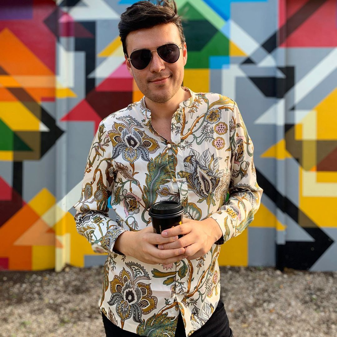 This just in: paisley is back 🤠

-
📷 rayfuruta on Instagram