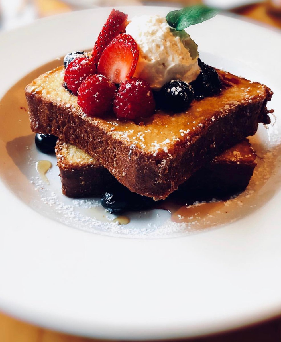weareflyingpig's tweet photo. The sweet to our savoury. We'll see you for Sunday brunch! 

Photo: @judyl_ca https://t.co/ObYhrO2p2V