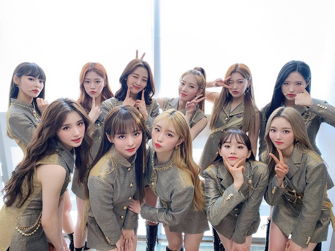 Loona___HyunJin's tweet photo. THE GODDESSES JUMPED OUT https://t.co/o3iU3qj1gB
