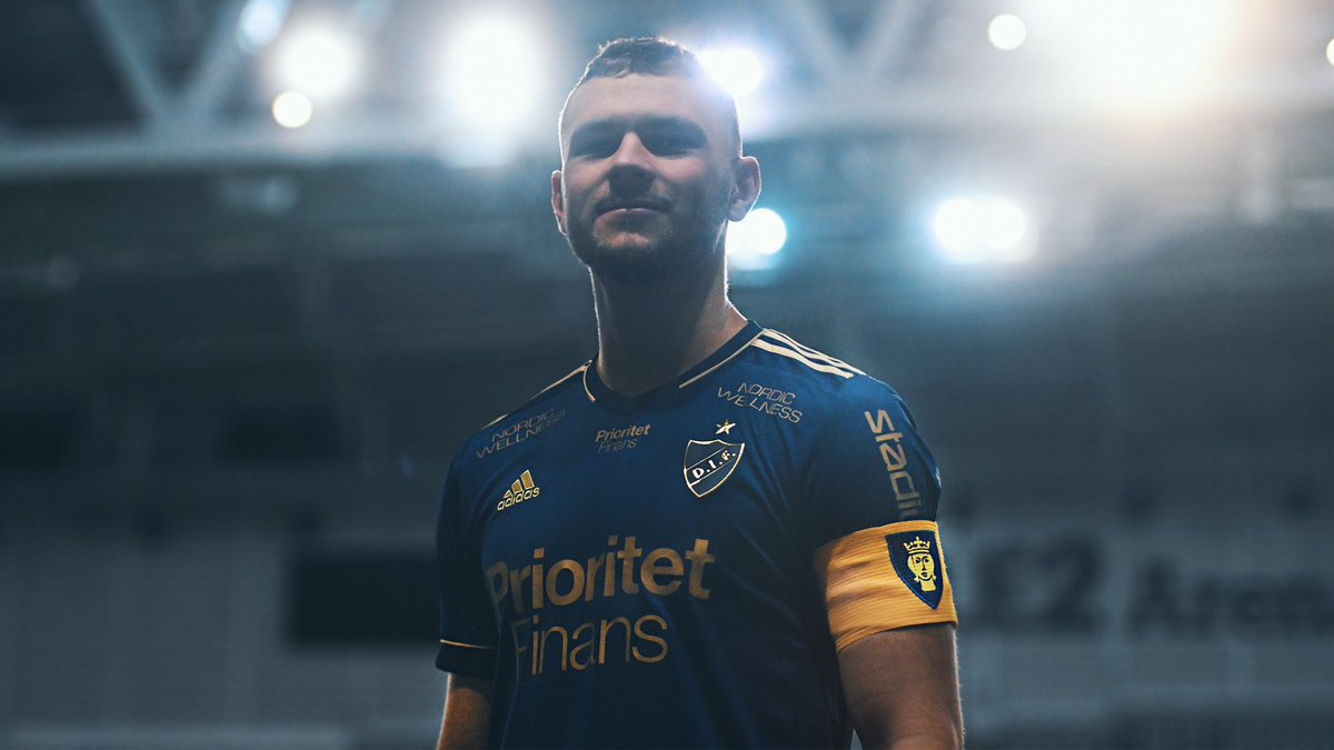 DIF_Fotboll's tweet photo. Jesper Karlström blir ny lagkapten.

I januari stod det klart att Karlström blir kvar i Djurgården fram till 2022. Nu föräras Karlström med att bli lagkapten för Stockholms Stolthet. 

Läs mer på https://t.co/PUmOG0VUk7 https://t.co/RICn0swKnI
