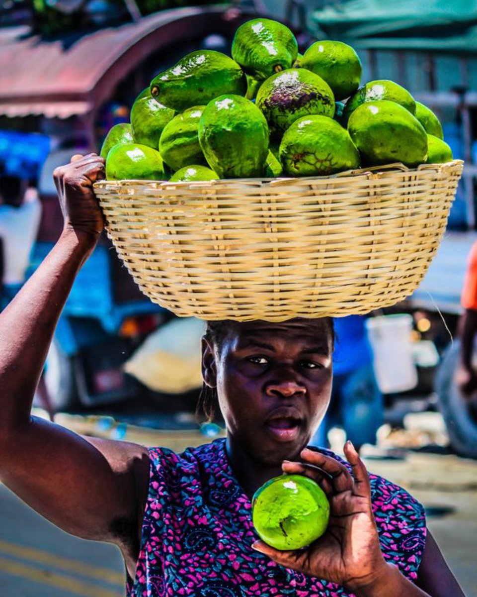 BelMachann's tweet photo. To the Bel Machann that keep the economy going. We are inspired and encouraged by your strength and entrepreneurial spirit. ππΉ
πΈ #DanielJ
#BelMachann #ThisisHaiti #Haitian #Haiti https://t.co/4TnDJ88ijJ