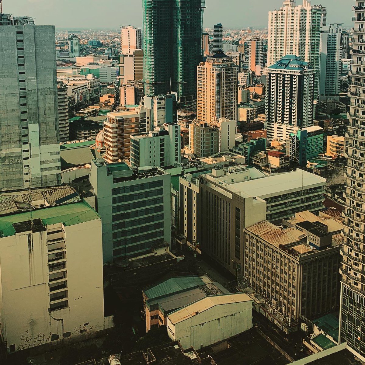 hey_rocket's tweet photo. went around manila today ☀️ https://t.co/V3kDOQZcN2