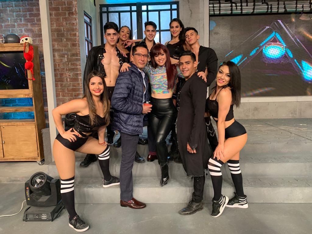 Ahora disfruto más que antes cada momento de mi vida!! 🔥😍💕
Gracias gracias por estos bellos momentos!! <a href="/DIOSAS_MX/">DIOSAS</a> @academiahmoficial 
Y claro con un excelente equipo! ❤️
<a href="/ErikaCansecoH/">Erika Canseco</a> <a href="/chiaradiaz7/">Chiara Diaz</a>  @maya_sanchez7 @diiego_agl @carlos_hm15 @yair_rueda_ @mikemoralesruiz5