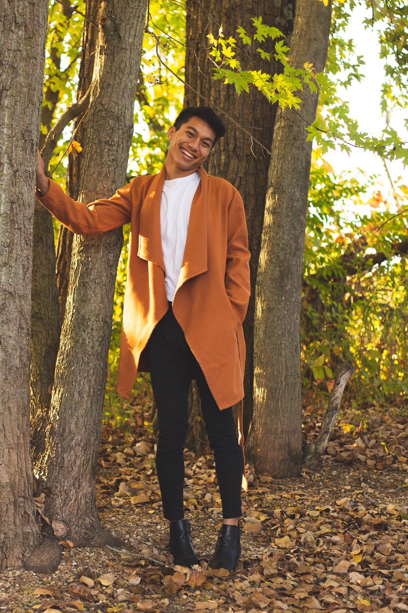 BvVisions's tweet photo. Senior Sunday🎶🎉: Peter Som is one of the Visions seniors who has been involved with the group for all of his four years in high school. He is a dancing machine and king of performing. He is super proud to see how much Visions has grown from his freshmen year. https://t.co/Isgo7zifzn