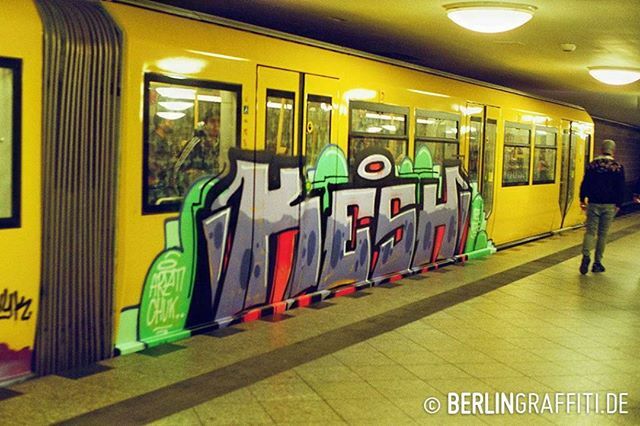 berlingraff's tweet photo. KESH — #berlin #graffiti #berlintrains #berlingraffiti #graffitiberlin #fotoboom #bombing #trains #граффити — © BERLIN GRAFFITI — TAKEN FROM "TRAINS IN TRAFFIC #21" https://t.co/BKuiclgpUH https://t.co/0UxXItGUsO