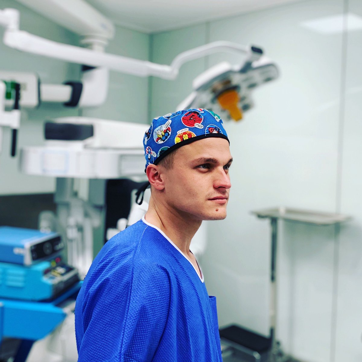 ciruhat's tweet photo. ✅ Los #gorrosdequirofano de #superheroes y #marvel están de #moda 🩺💉👨🏻‍⚕️👩🏼‍⚕️. Gracias @alexrodribarre por confiar en nosotros 😃

#cirujano #doctor #anestesista  #enfermeria #gorro #quirofano #medicina #Qxhat  #hat #medico #enfermera #hospital #anestesia #cirugia https://t.co/6HuqI2SlEv