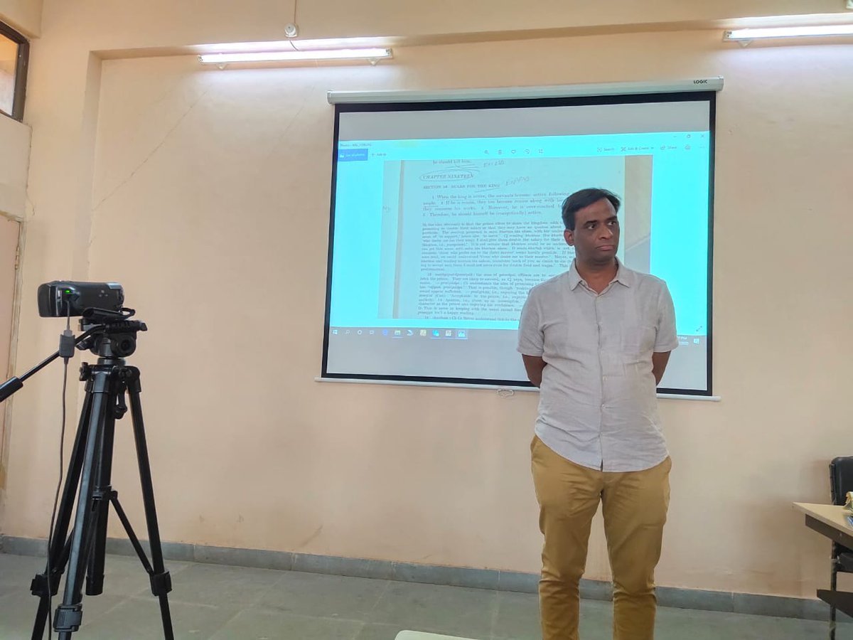 rchanakyapillai's tweet photo. Yesterday took a lecture on topic: 'Financial Model of Chanakya' for our second batch students of Masters in Leadership Science (MA-LS) department of Chanakya International Institute of Leadership Studies (CIILS).
#CIILS #Leadership #KautilyaArthashastra #Chanakya #चाणक्य https://t.co/Mfk7DgT3iQ