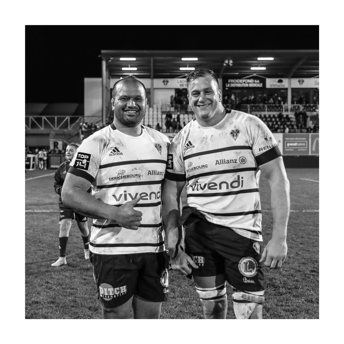JayVJohnston's tweet image. From Rugby foes in 🏴󠁧󠁢󠁥󠁮󠁧󠁿 to a Great Rugby teammate in 🇫🇷 Great to get back on the horse to get the win in the @top14rugby lessskooo!!! @MLees88