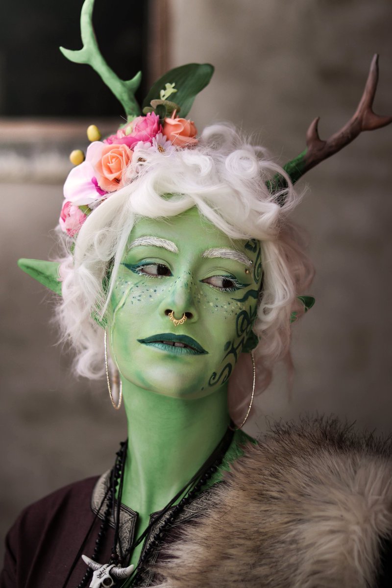 SRerenga's tweet image. 🌱 IDRIS 🌱

Idris is a CG non-binary tiefling druid, a character created by community through polls over on IG! I&apos;ve... Totally fallen in love with them, their story and their design, so of course I couldn&apos;t resist doing a #costest 😍💚

#cosplay #oc #dnd #dndcosplay #occosplay
