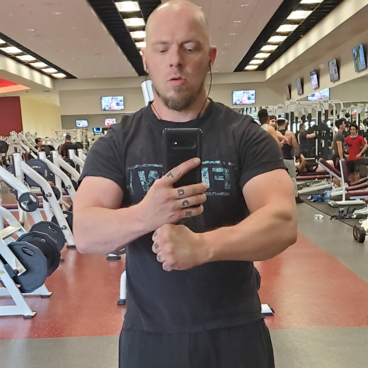 OfficialJLJones's tweet photo. Putting in work!! https://t.co/KvKhjfZD2d