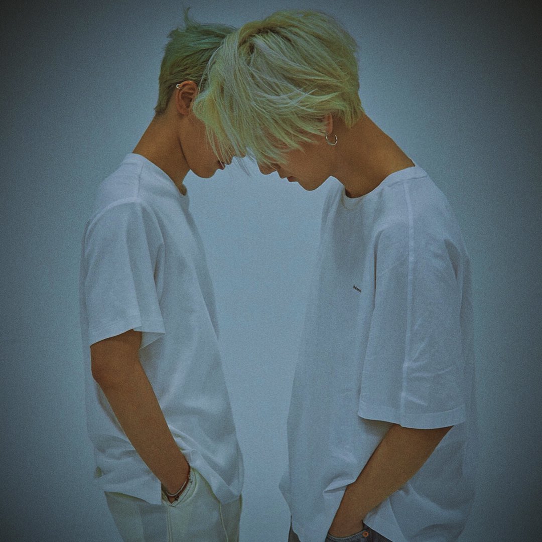 detailedten's tweet photo. ten &amp; yesung for MAPS 2018 https://t.co/UDU1BHYSiE