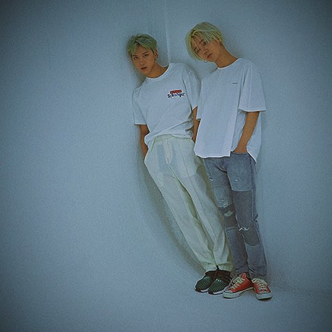 detailedten's tweet photo. ten &amp; yesung for MAPS 2018 https://t.co/UDU1BHYSiE