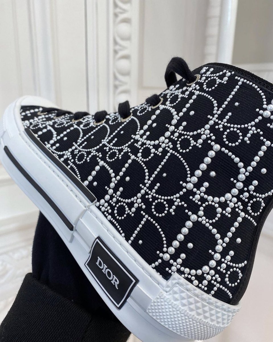 ReelLove_'s tweet photo. DIOR. https://t.co/gUFbsUj4eU