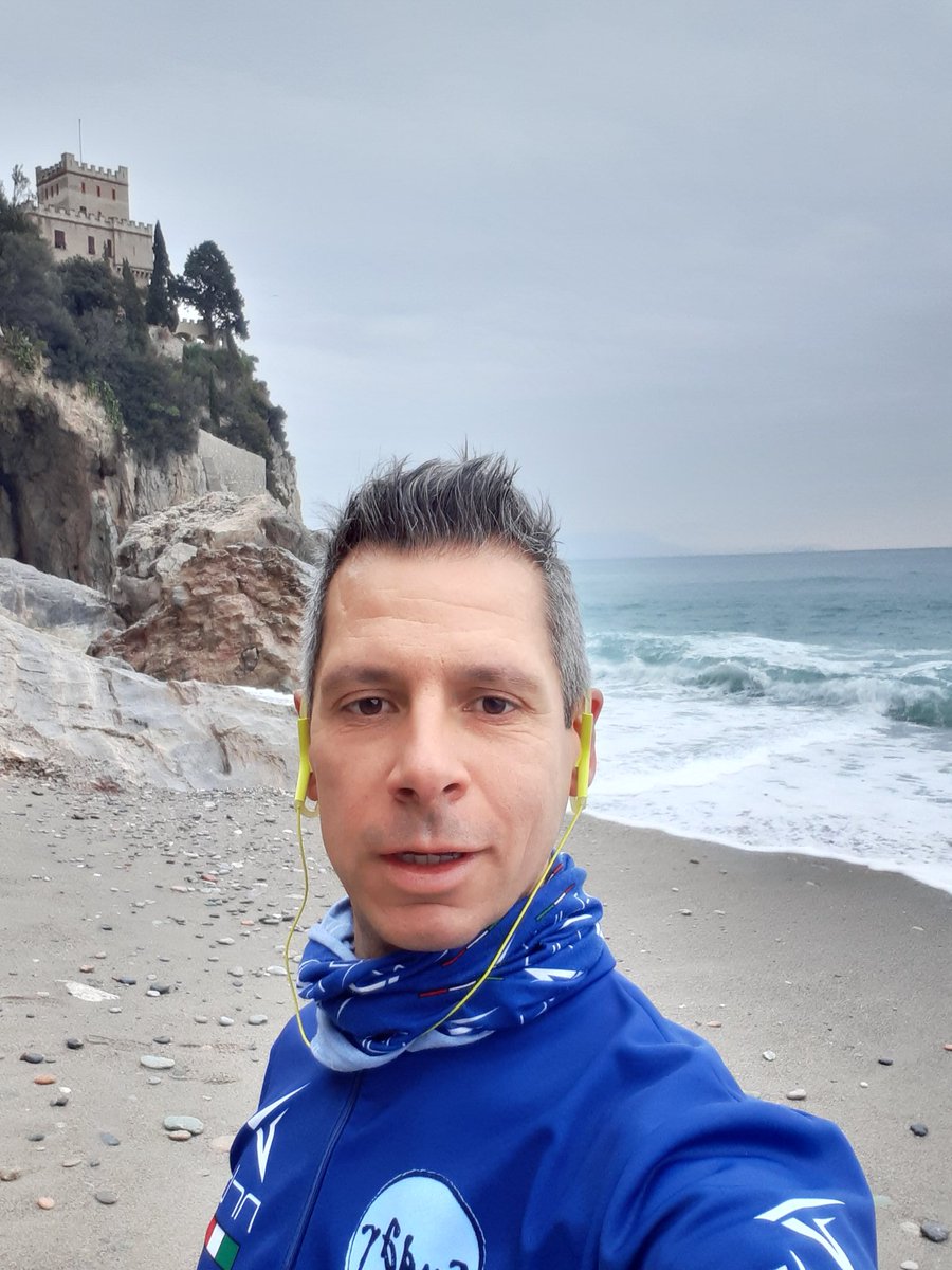 NaviglioTeam's tweet photo. E Domenica e "noi si corre sempre" @amoamicidimarco #sugar #arena https://t.co/DHNWJiWnu5