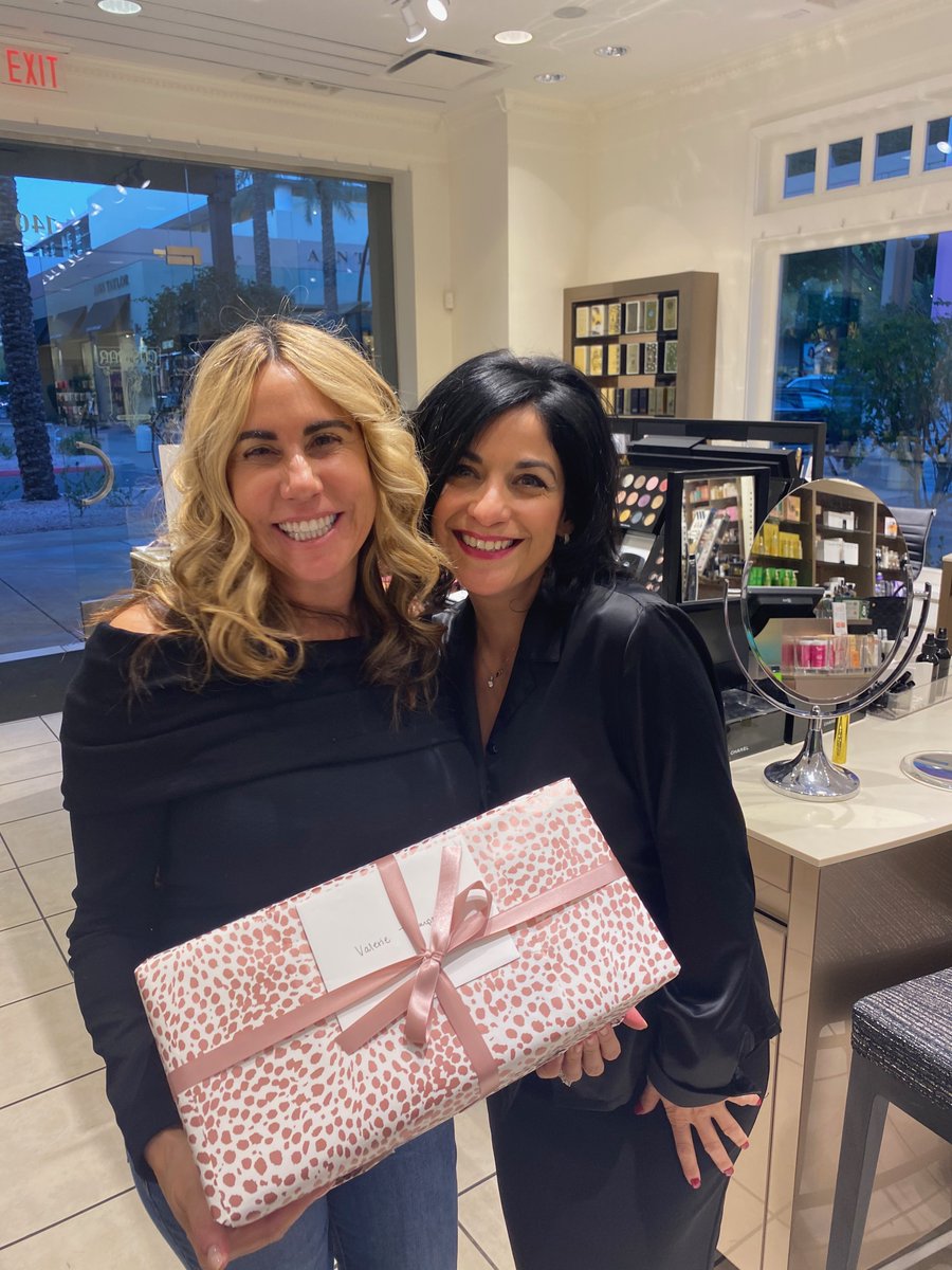 ValerieThompson's tweet photo. My skincare products are 328-mph proof!  Thank you @CosBar for the wonderful care package!  Cos Bar is my favorite one-stop retail store for all my favorite cosmetics craves and beauty needs. #beautyelevated #cosbar #cosbarorscottsdale #glambassador https://t.co/YHo9gVS1s6