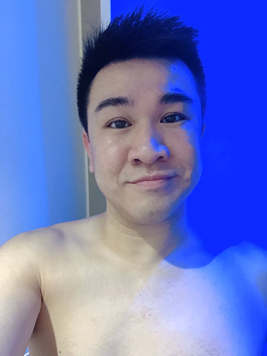 jackinparis1's tweet photo. Je me suis levé de mon canapé, un dimanche, pluvieux de surcroît, pour effectuer ma 14 ème séance de sport de l’année! Je vais peut-être réussir un truc pour 2020 ! 🤞🏻💪🏻💪🏻💪🏻 #love #sport #keepcool #asianguy #gayboy #objectif2020 https://t.co/3vPJsLxNfq