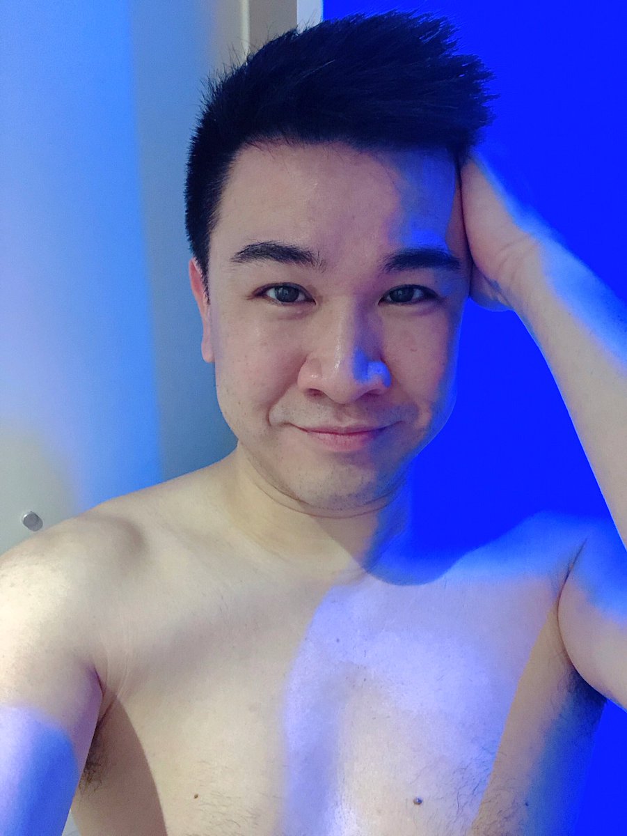 jackinparis1's tweet photo. Je me suis levé de mon canapé, un dimanche, pluvieux de surcroît, pour effectuer ma 14 ème séance de sport de l’année! Je vais peut-être réussir un truc pour 2020 ! 🤞🏻💪🏻💪🏻💪🏻 #love #sport #keepcool #asianguy #gayboy #objectif2020 https://t.co/3vPJsLxNfq