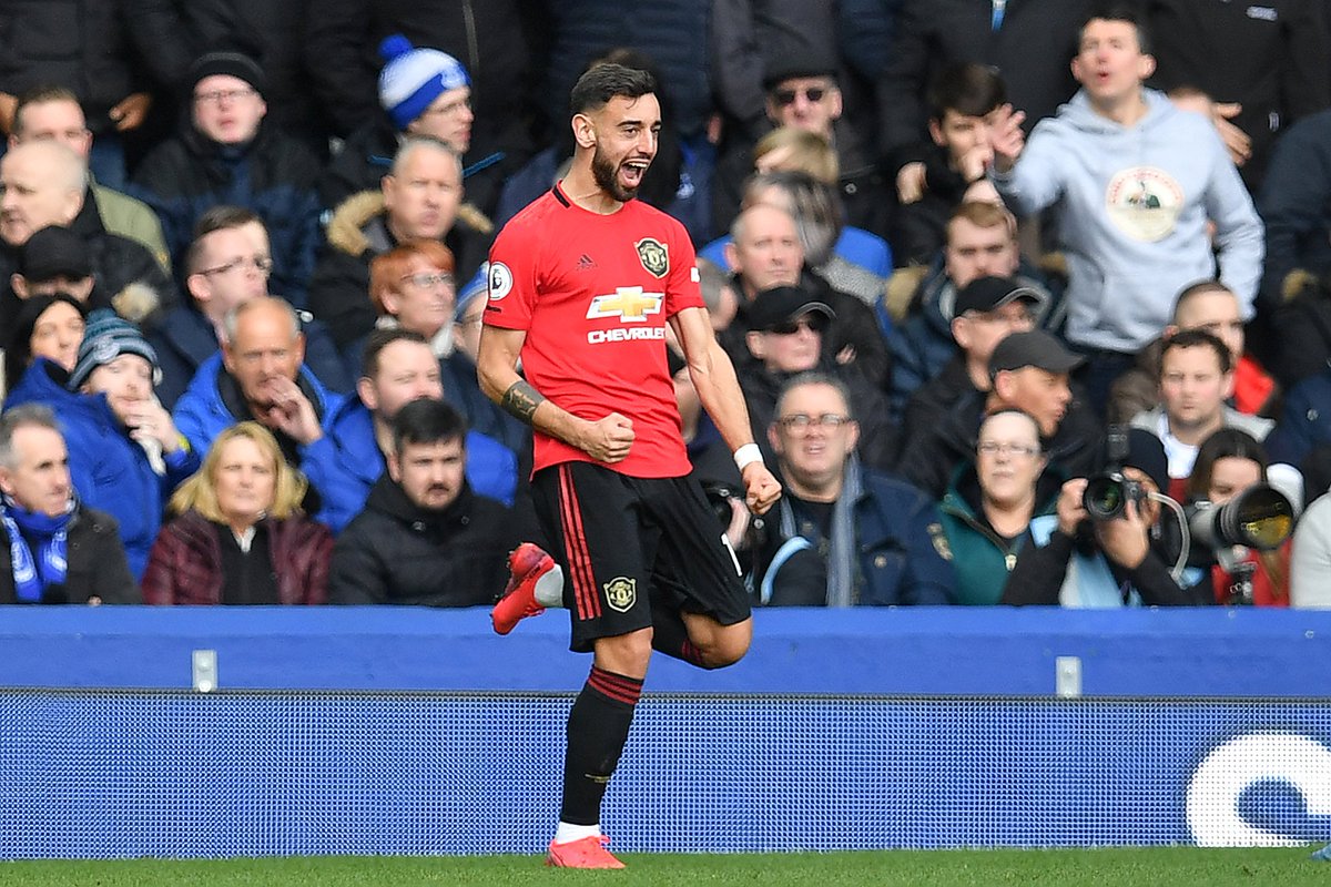 StretfordPaddck's tweet photo. 🇵🇹 Bruno Fernandes for #MUFC so far...

🔴 5 appearances
⚽ 3 goals
🎯 2 assists

👌 He's hit the ground running!

 #MatchdayMac #EVEMUN https://t.co/aTXN0hoSFm