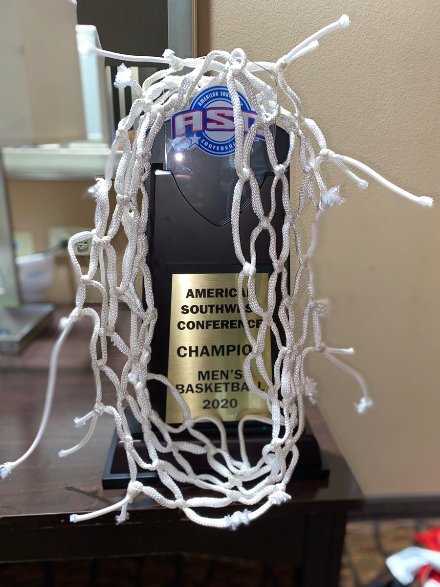 Justin10Moore's tweet photo. I told y’all just wait on it, just needed to be patient 💍🎒#Family https://t.co/vMiFlb0Rpr