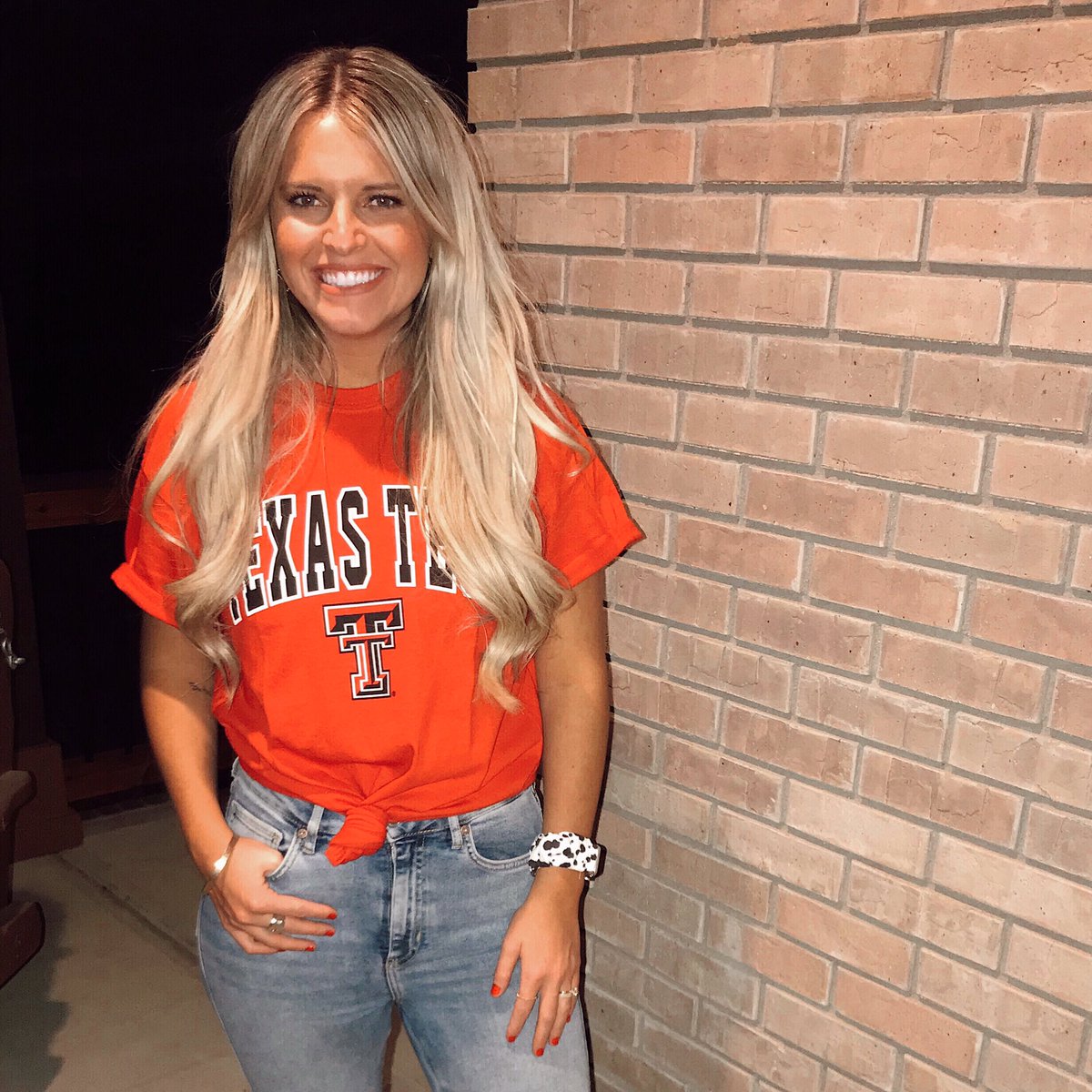 BradeyKing's tweet photo. HEY Y’ALL! A few weeks ago I accepted a job at @fox34 in Lubbock, TX!! I’ll be the new Sports Anchor and Reporter, covering all things @TexasTech and beyond ❤️📺 I’m SO grateful for this opportunity and for everyone that helped me get here...Clear eyes. Full hearts. Can’t lose. https://t.co/W96GNV4oRK