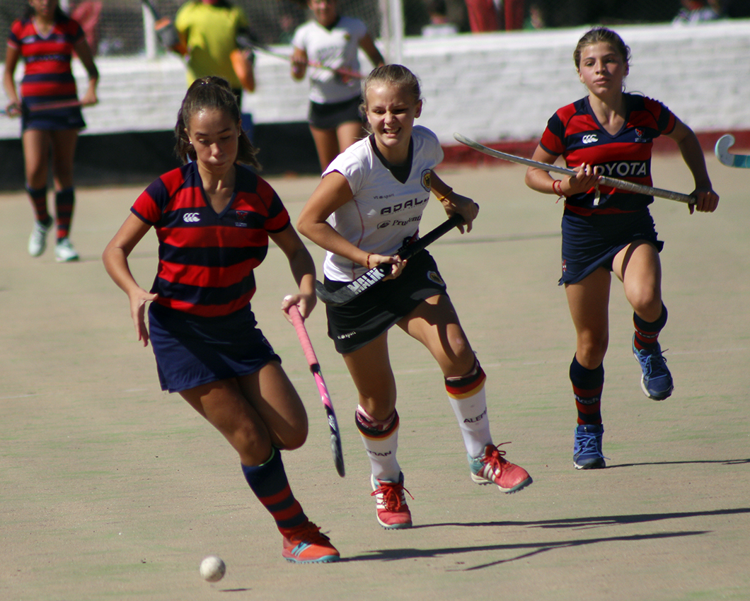 PeumayenRC's tweet photo. Ayer se desarrolló en las instalaciones del #Peuma la Copa de 7° División de Hockey en Damas con participación de los siguientes clubes:
@vistalba_hockey
#Murialdo
@maristarugby
@ClubAlemanMza
#Obras
@LosTordosRC
#Peuma
¡Gracias a todos los clubes y chicas que se sumaron! https://t.co/ifkIxGyUyi