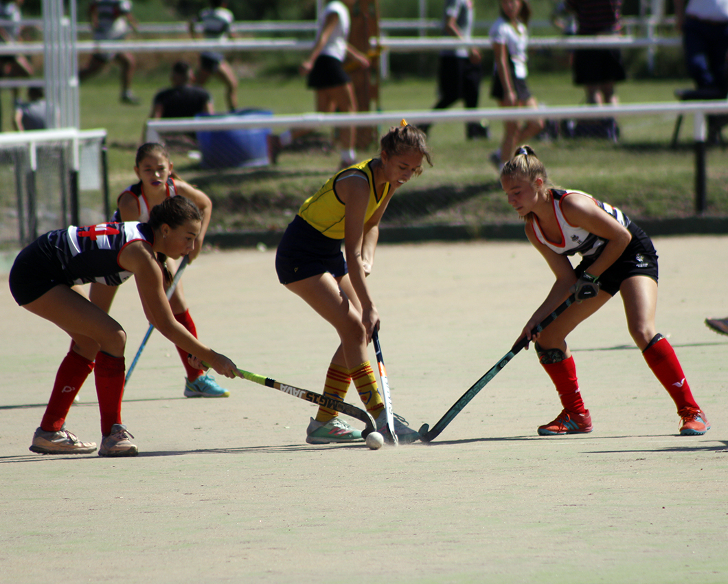 PeumayenRC's tweet photo. Ayer se desarrolló en las instalaciones del #Peuma la Copa de 7° División de Hockey en Damas con participación de los siguientes clubes:
@vistalba_hockey
#Murialdo
@maristarugby
@ClubAlemanMza
#Obras
@LosTordosRC
#Peuma
¡Gracias a todos los clubes y chicas que se sumaron! https://t.co/ifkIxGyUyi