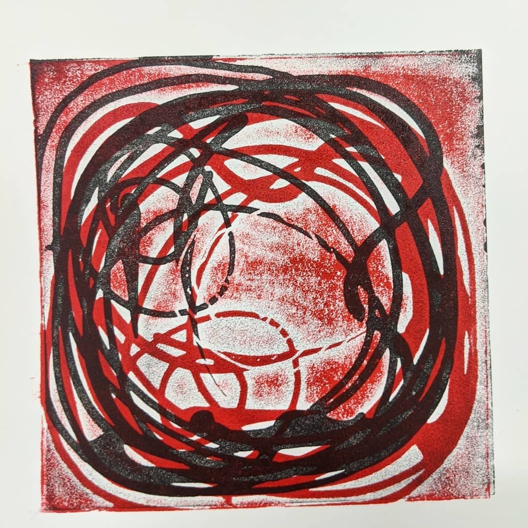 Last Thursday I got to run one of my
#linoetching  #tastersessions at <a href="/wyprintworkshop/">West Yorkshire Print Workshop</a> . It was a fun 3 hours of experimenting, happy accidents and lots of inky mess.  Another great group to work with, with lots of exciting results 😃

#artistsatwypw #workshoplife #printmaking