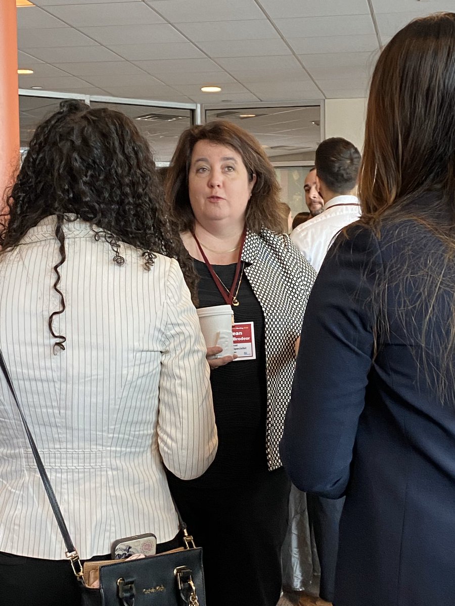 acphsofficial's tweet photo. #pharmacystudents from across the Northeast were @ACPHSofficial this weekend networking with #pharmaceuticalindustry professionals like Jean McGrath Brodeur from @pfizer at IPhO’s Northeast Regional Meeting hosted by @IPhOAlbany. #NERM2020 https://t.co/T9HxknSlpl