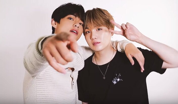 UniversBTS_'s tweet image. ATENÇÃO!  ESTAMOS NO 2º LUGAR COM SOMENTE UMA SEMANA!🚨

Para ajudar na votação:
 
• Cinco comidas
• Cinco musicas dos meninos
• Cinco frutas
• Cinco países
• O Fanchant

Comente usando as hashtags e marcando os meninos
 #BoyWithLuv #BestMusicVideo
 #iHeartAwards @BTS_twt
🐳