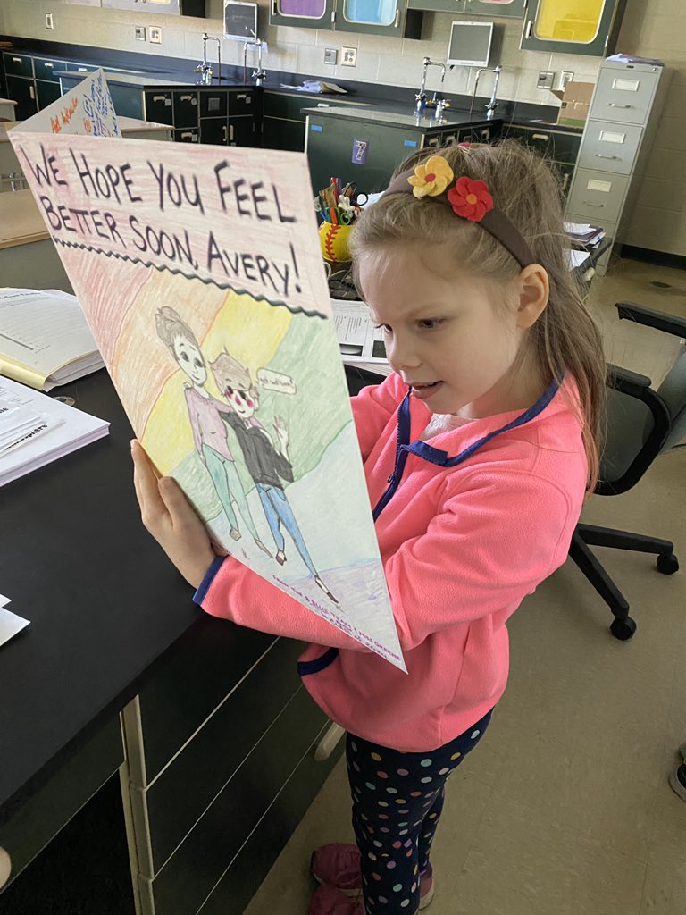 MrsGrenter's tweet image. Since I missed two days last week, I stopped into work today to do a few things, and we found this incredibly thoughtful card for my daughter, Avery, who was sick last week. #8Blue is so kind! She was so excited to read all the msgs!  Thank you! @GHMSBuckskins #actsofkindness